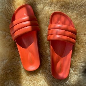 BNWT Beatrice Valenzuela sandals in spritz